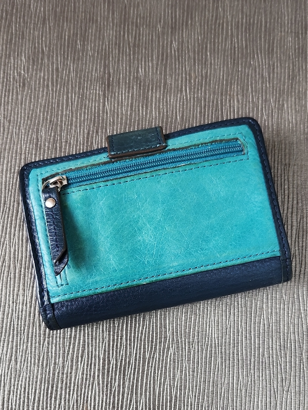FOSSIL RUBY MULTI-COLOR COMPACT BI-FOLD LEATHER/SUEDE WALLET - Picture 4 of 12